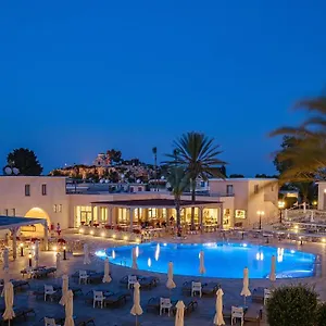 Louis St. Elias & Waterpark Hotel